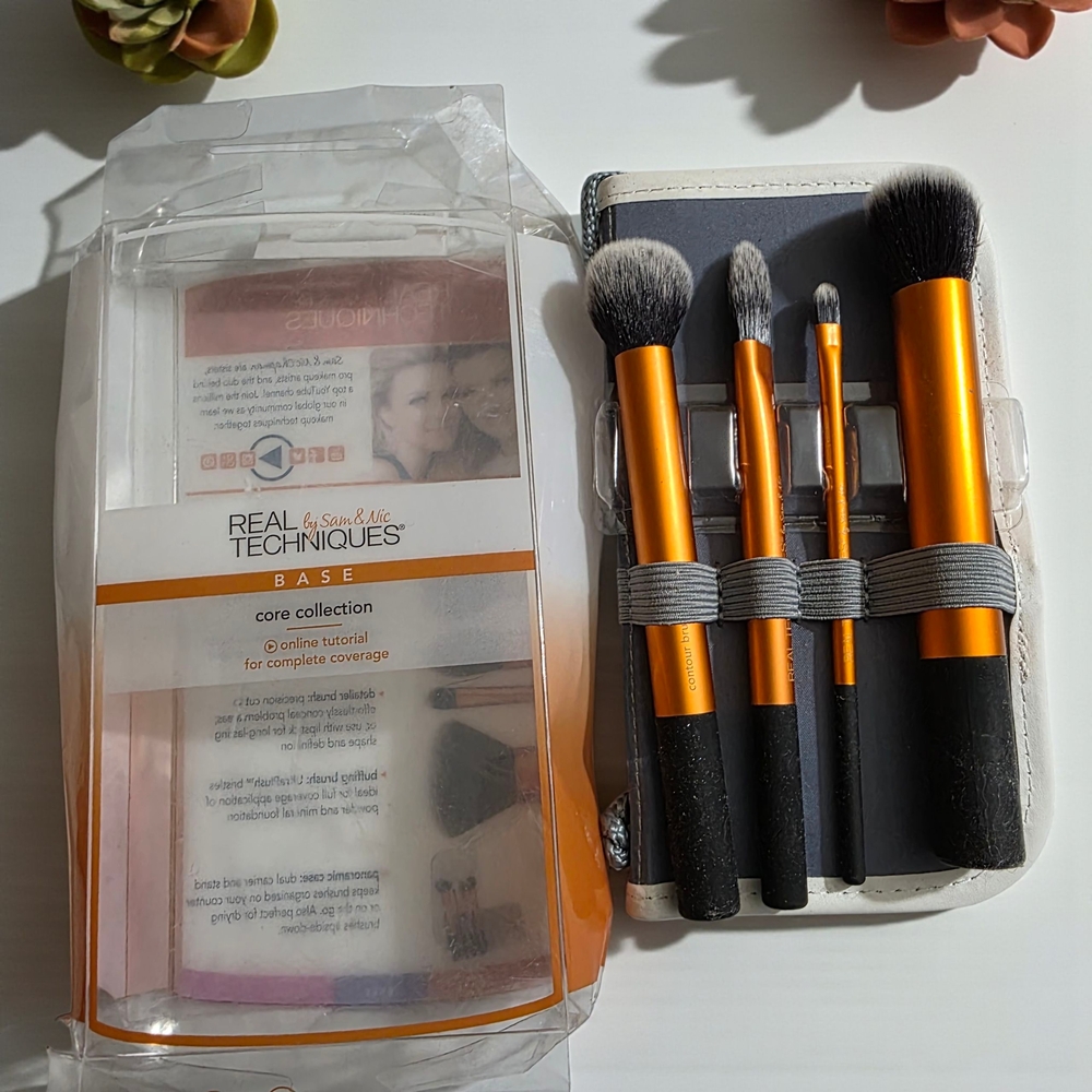Real Techniques Base Core Collection with Orange Set Of 4 Makeup Brushes Handles